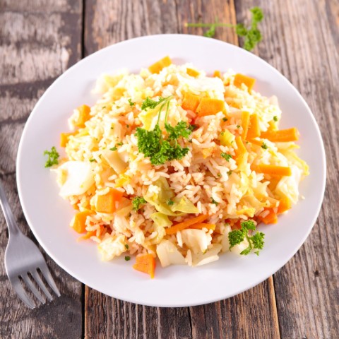 Riz sauté, chou et carotte