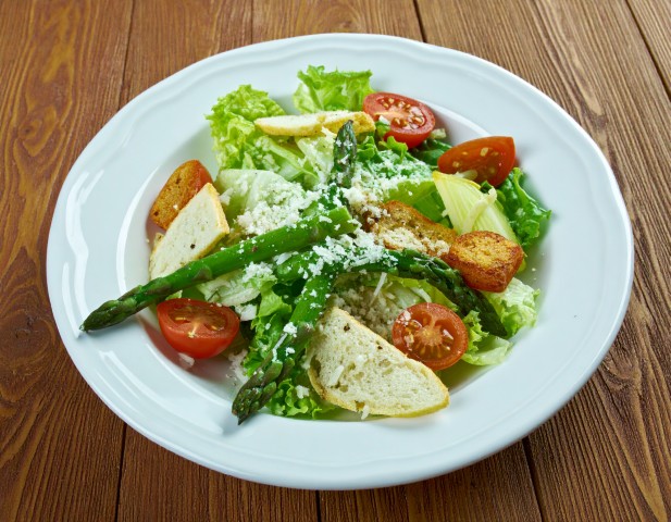 Salade asperges façon César