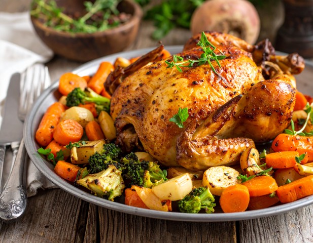 Poulet rôti et poêlé de légumes racines (carottes, navets, panais) (Petit)