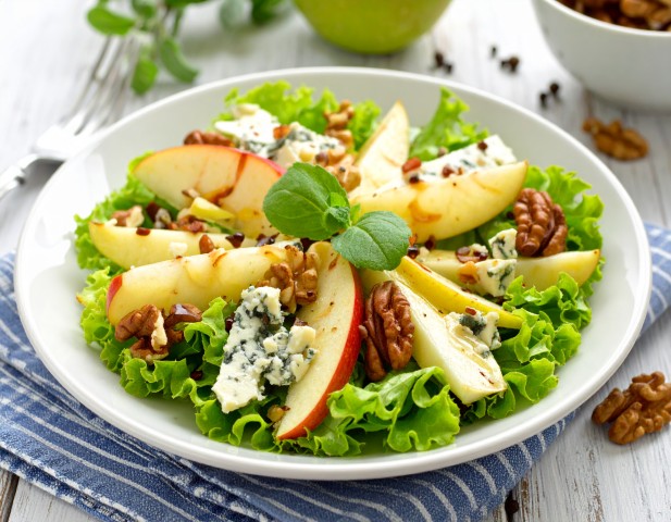 Salade hivernale - pommes, endives, roquefort et noix (Petit)